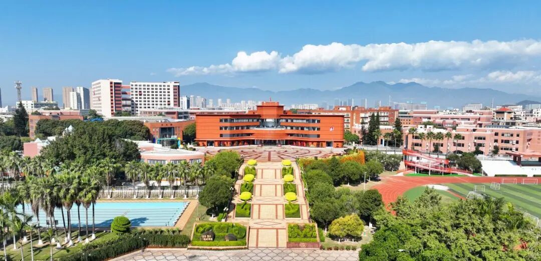 厦门英才学校的学生都在学些什么？