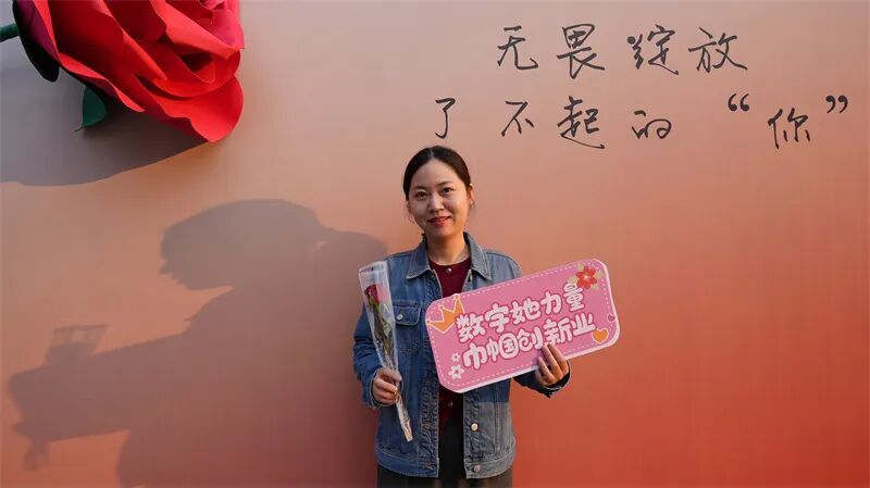 芳华绽校园，巾帼映春辉 ——厦门英才学校初中部“女神节”活动温暖启幕