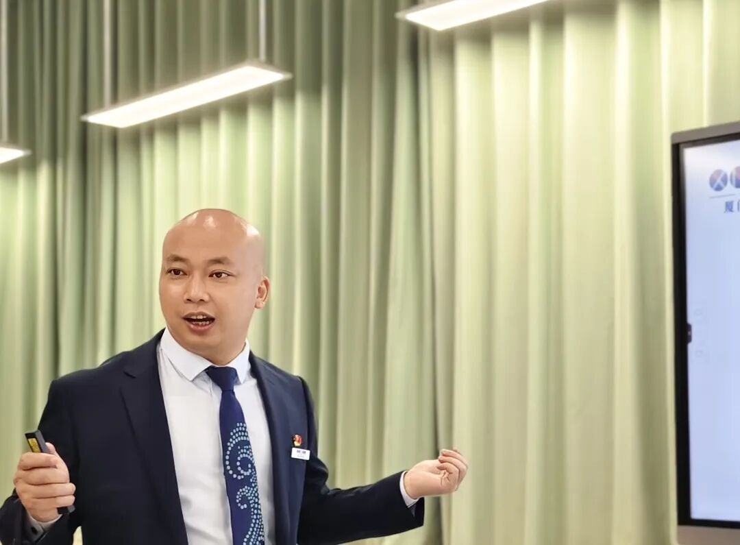 段清华.jpg 段清华.jpg